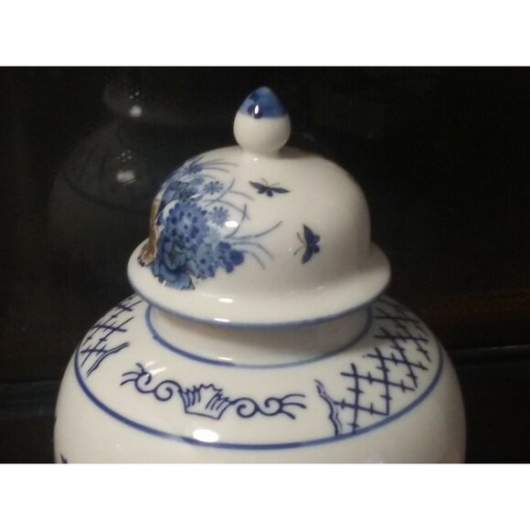 CHINOISERIE GINGER JAR Blue White Clowns design 9" LIDDED Ceramic Porcelain EUC - Picture 10 of 11